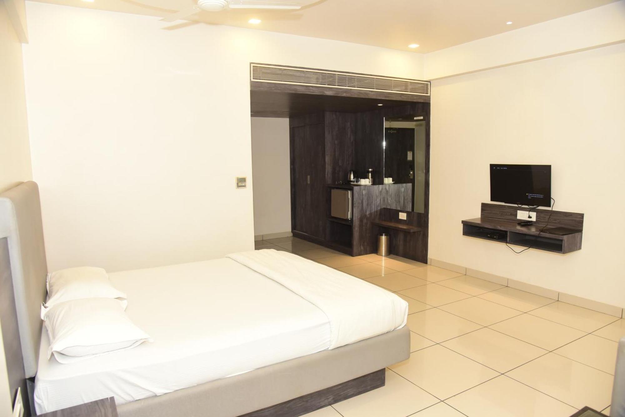 Srijan Inn Ābu Road Extérieur photo
