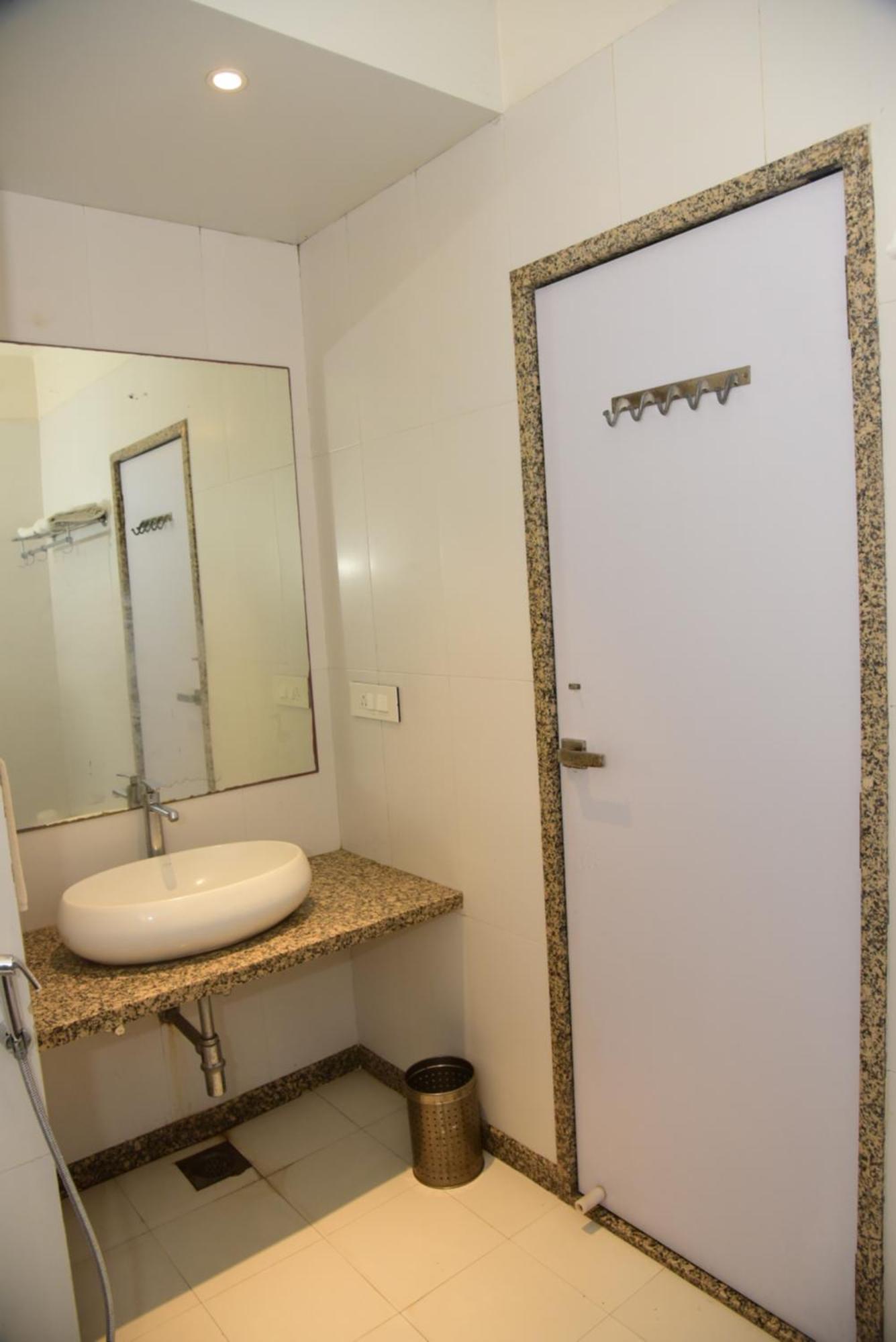 Srijan Inn Ābu Road Extérieur photo