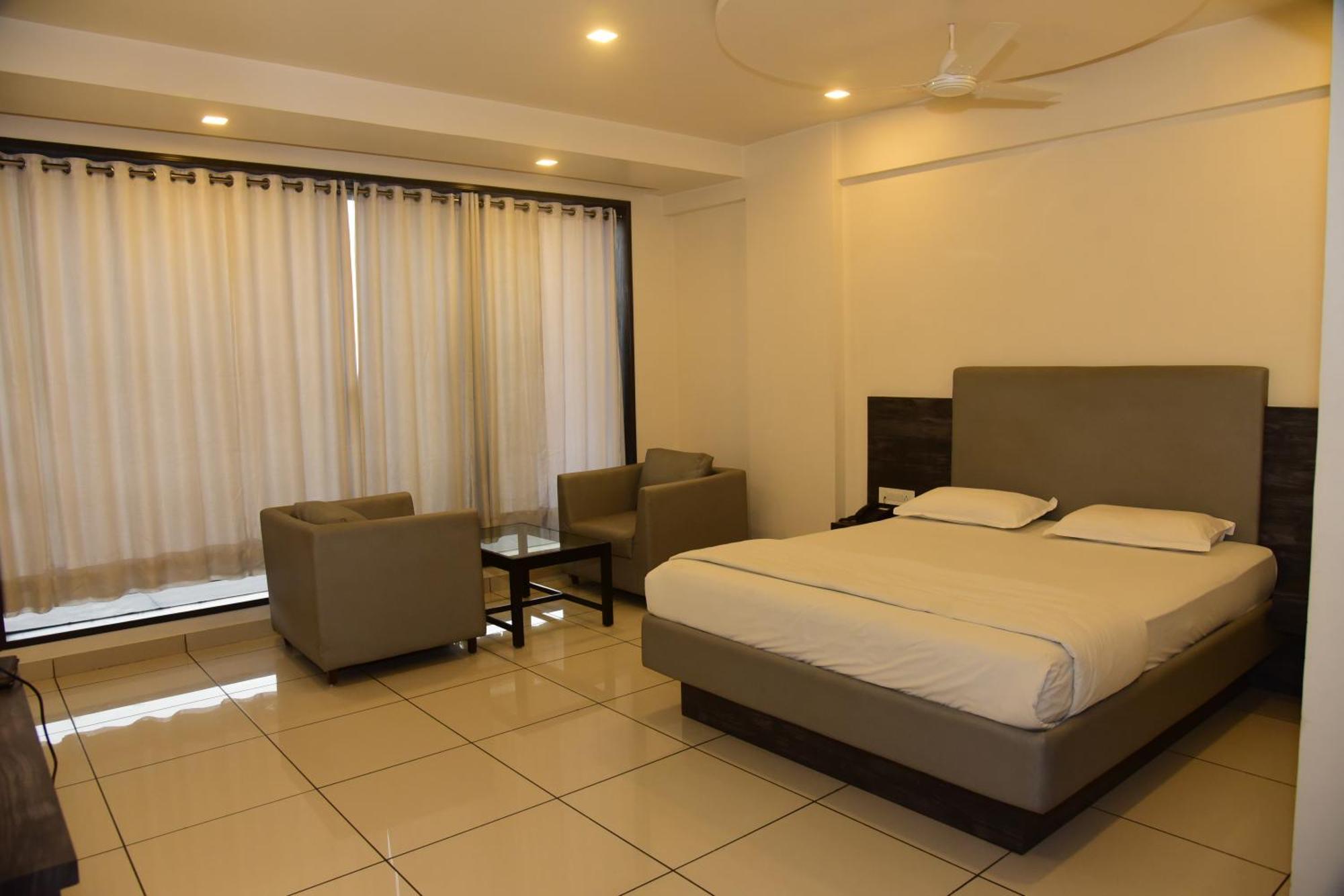 Srijan Inn Ābu Road Extérieur photo